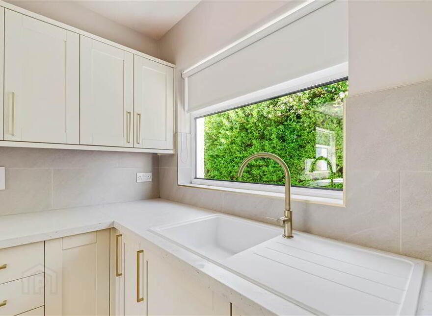 10 Lille Park, Upper Lisburn Road, Belfast, BT10 0LR