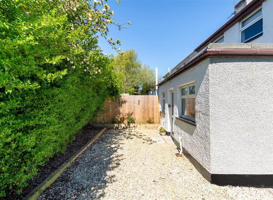 10 Lille Park, Upper Lisburn Road, Belfast, BT10 0LR