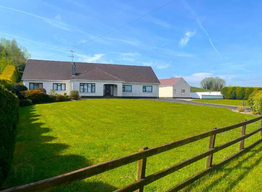 136 Tullyvar Road, Aughnacloy, BT69 6BN