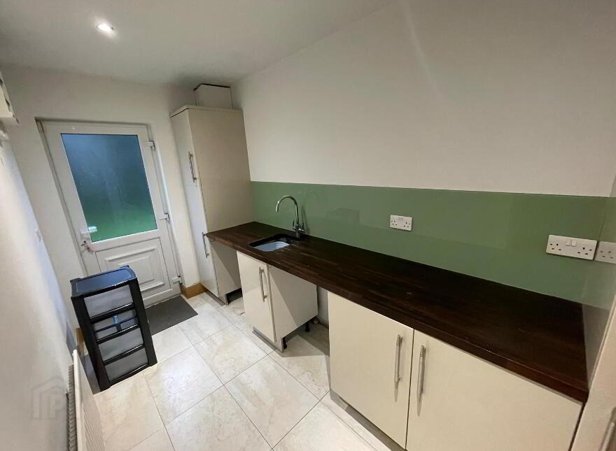 4 Meadowfields, Rylane, P32KT95