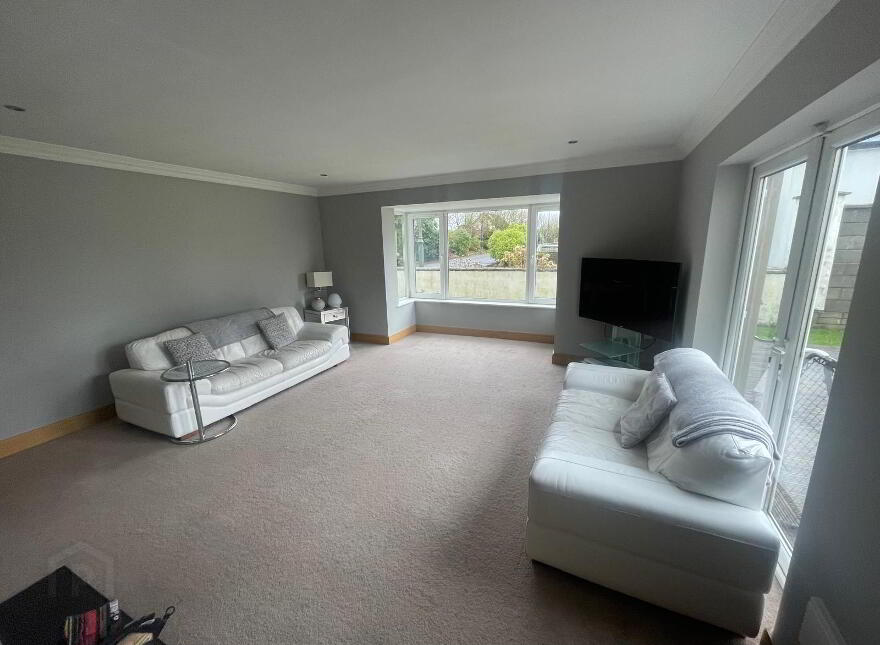 4 Meadowfields, Rylane, P32KT95