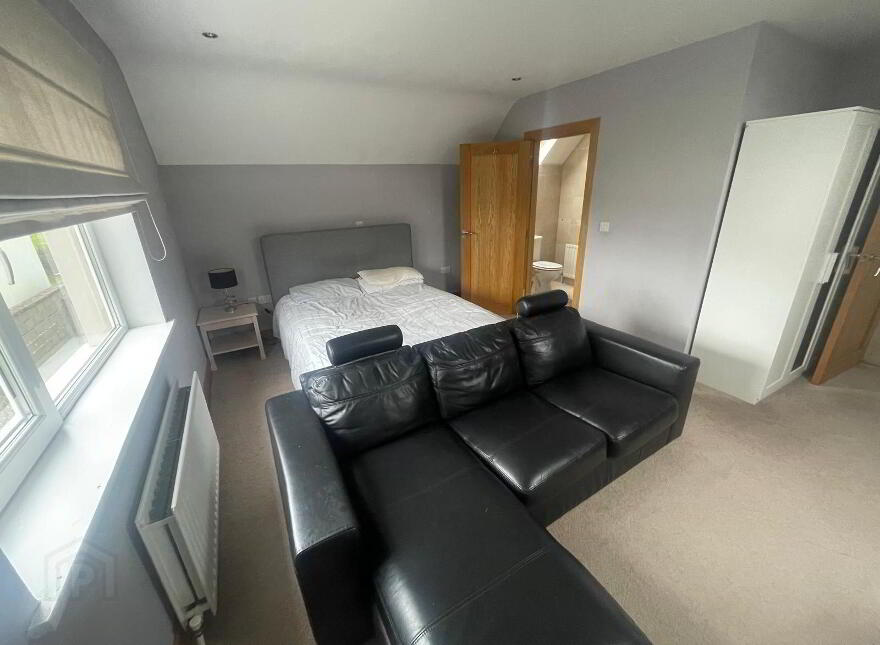 4 Meadowfields, Rylane, P32KT95