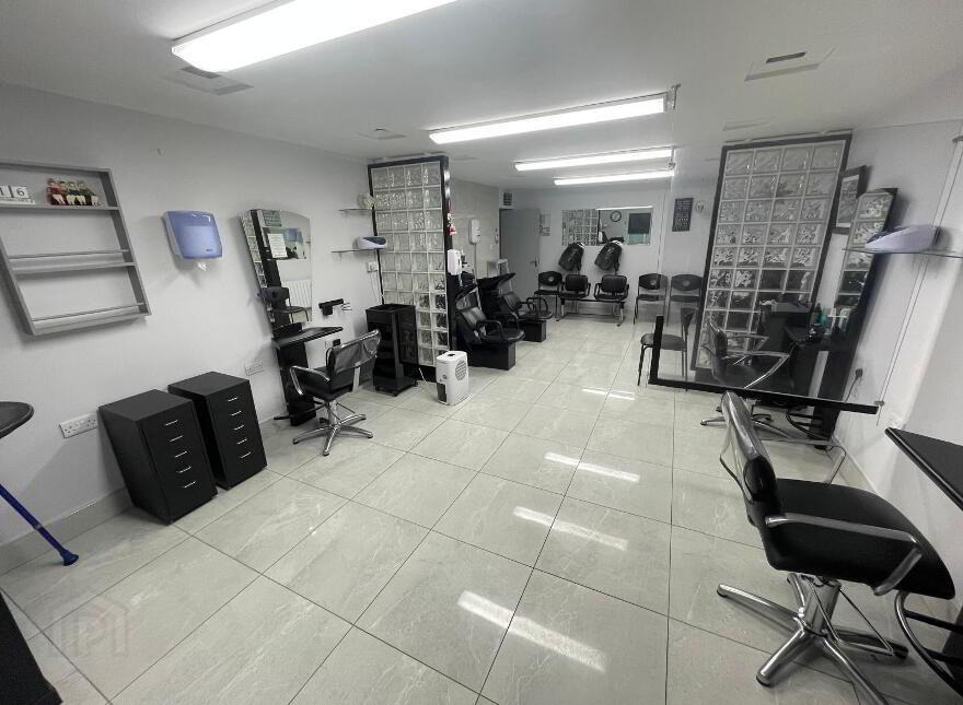 Noelle's, 21 Fairfield Avenue, Farranree, T23D582