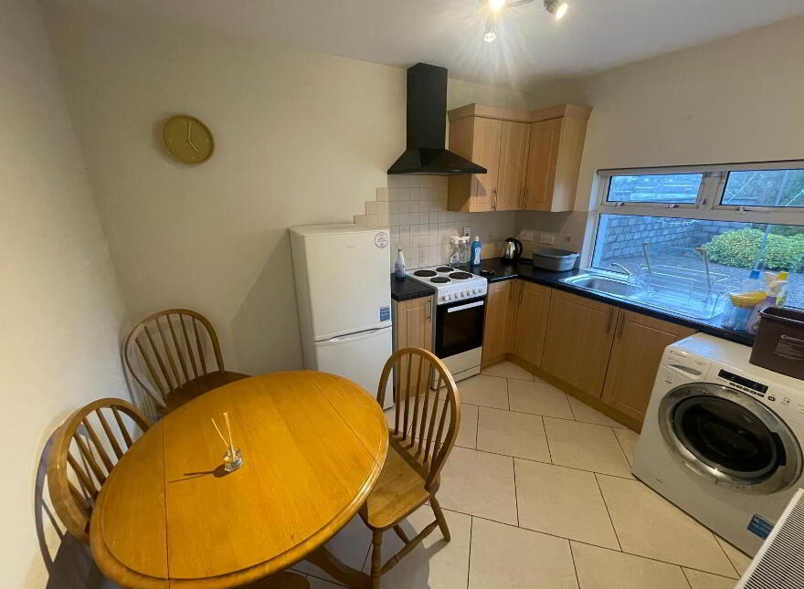 Noelle's, 21 Fairfield Avenue, Farranree, T23D582