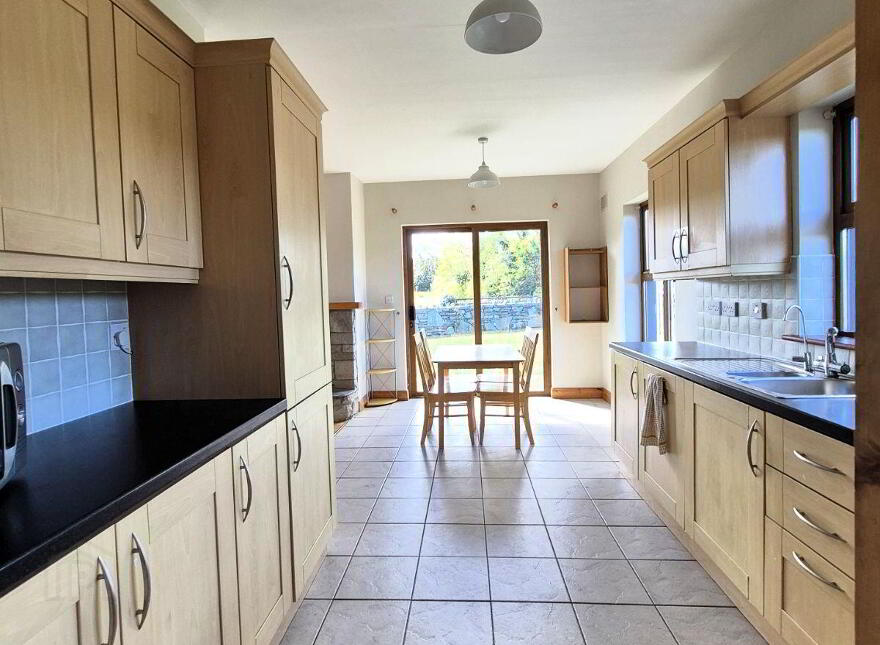 1 The Heath, Westport Road, Louisburgh, F28YY02