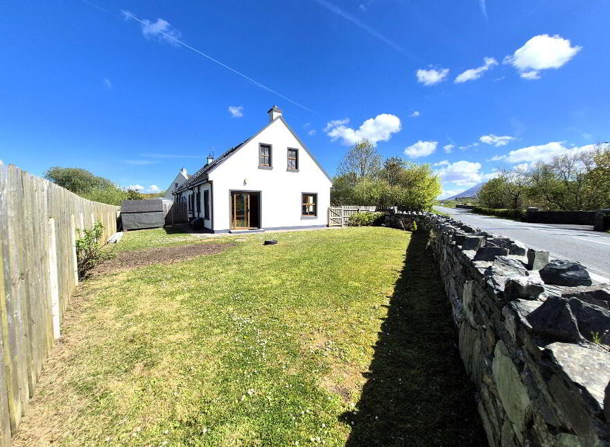 1 The Heath, Westport Road, Louisburgh, F28YY02