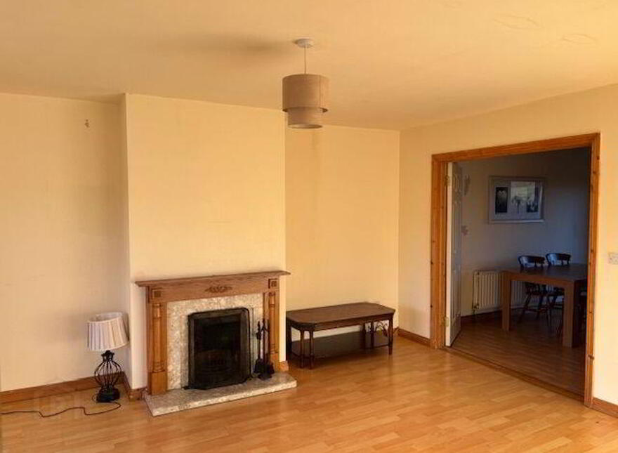 16 Cherryvale, Ballyhaunis, F35CX82