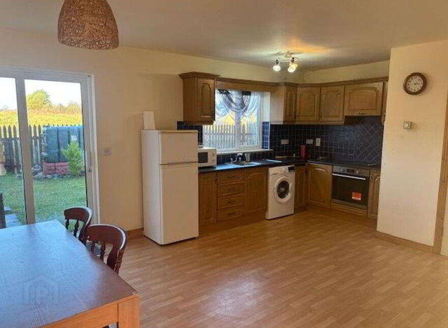 16 Cherryvale, Ballyhaunis, F35CX82