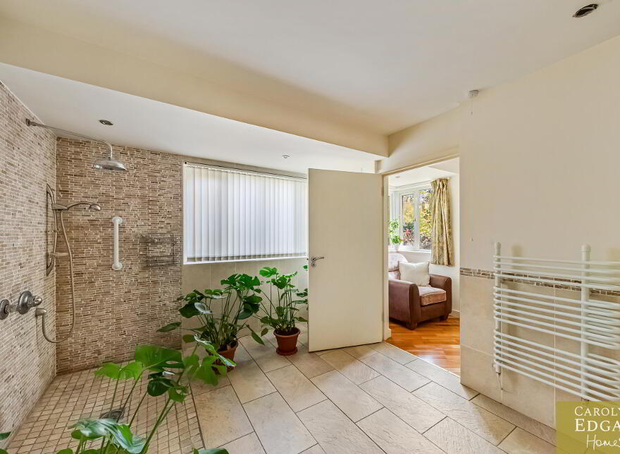 2 Massey Avenue, Belfast, BT4 2JS