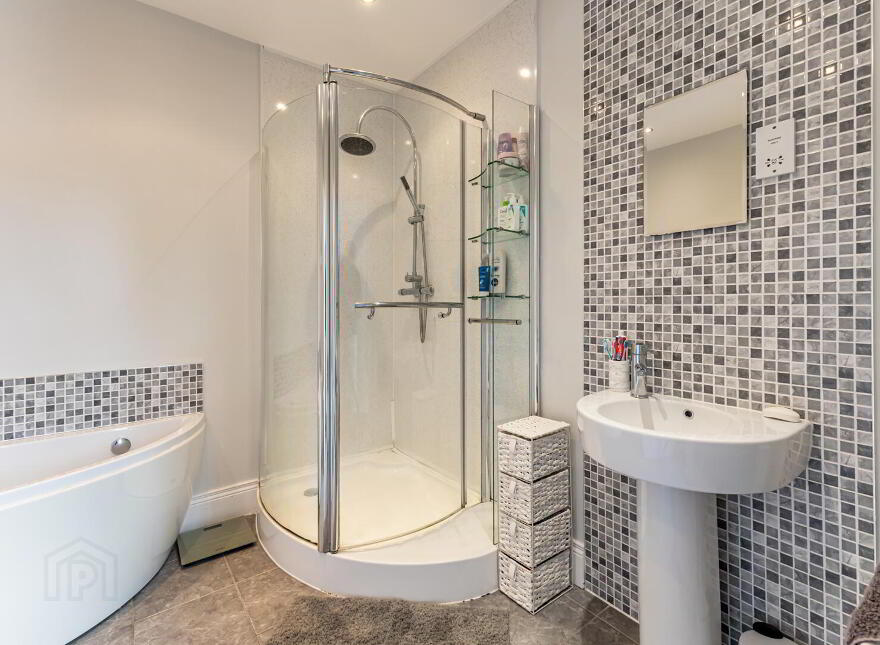 156 Groomsport Road, Ballyholme, Bangor, BT20 5PF