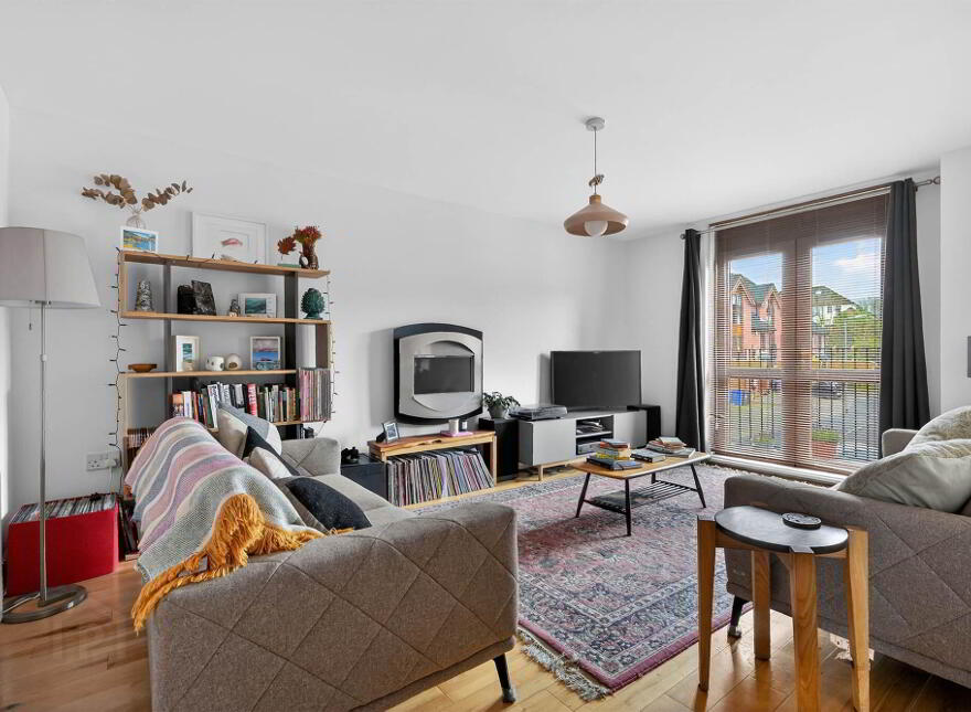 16 Annadale Square, Belfast, BT7 3LT