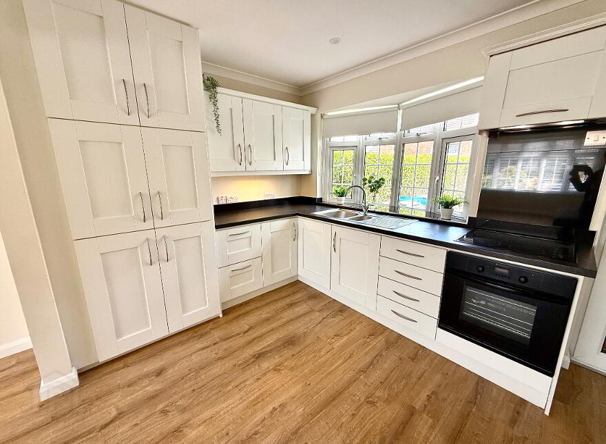 4 Daisyhill Park, Derry, BT48 8EZ