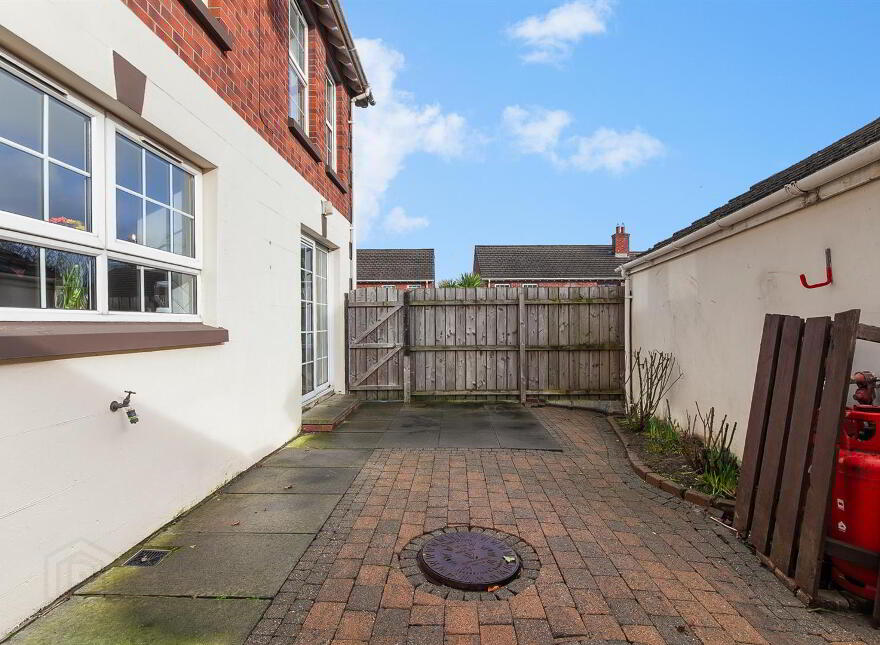 8 Firmount, Belfast, BT15 4HZ