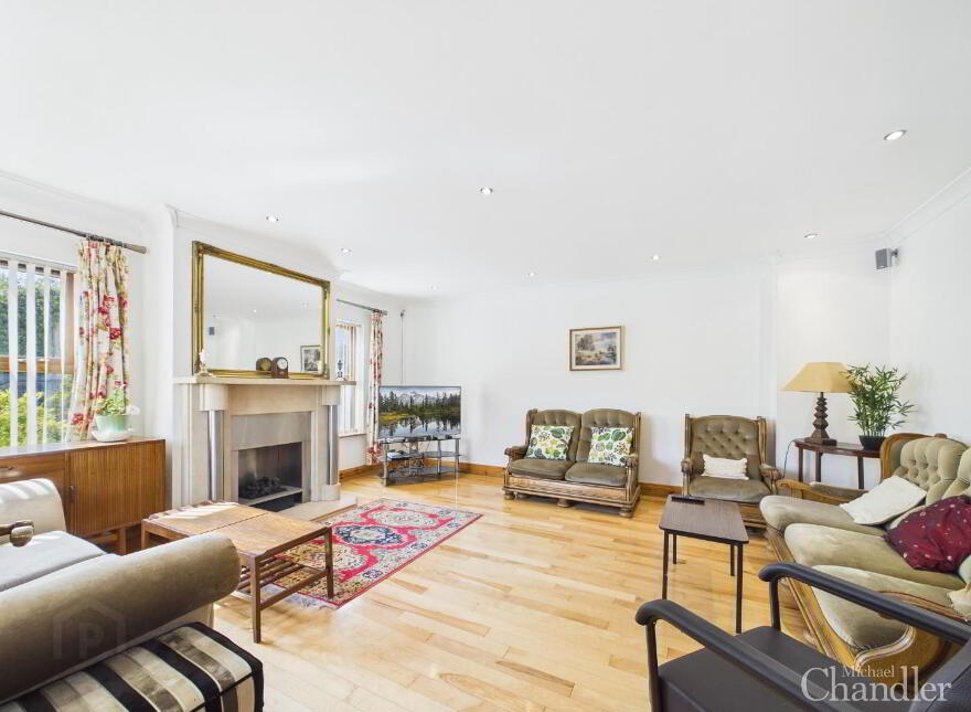 4 Grand Jury Court, Saintfield, BT24 7LD