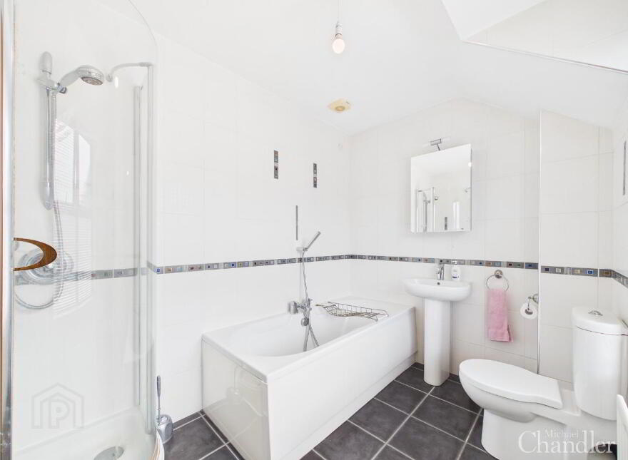 4 Grand Jury Court, Saintfield, BT24 7LD