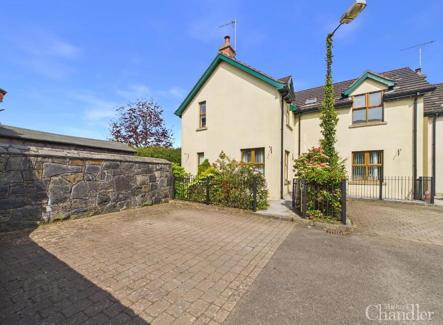 4 Grand Jury Court, Saintfield, BT24 7LD