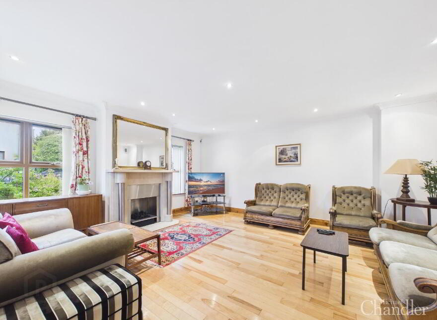 4 Grand Jury Court, Saintfield, BT24 7LD