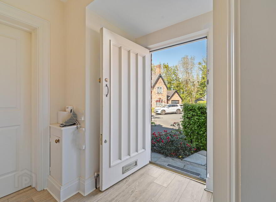 Tethers End, 28 Governors Gate Crescent, Royal Hillsborough, BT26 6FG