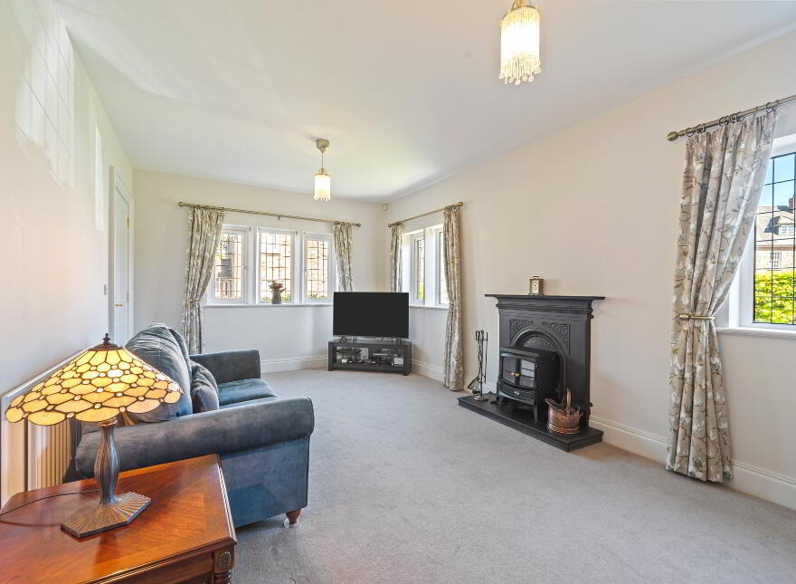 Tethers End, 28 Governors Gate Crescent, Royal Hillsborough, BT26 6FG