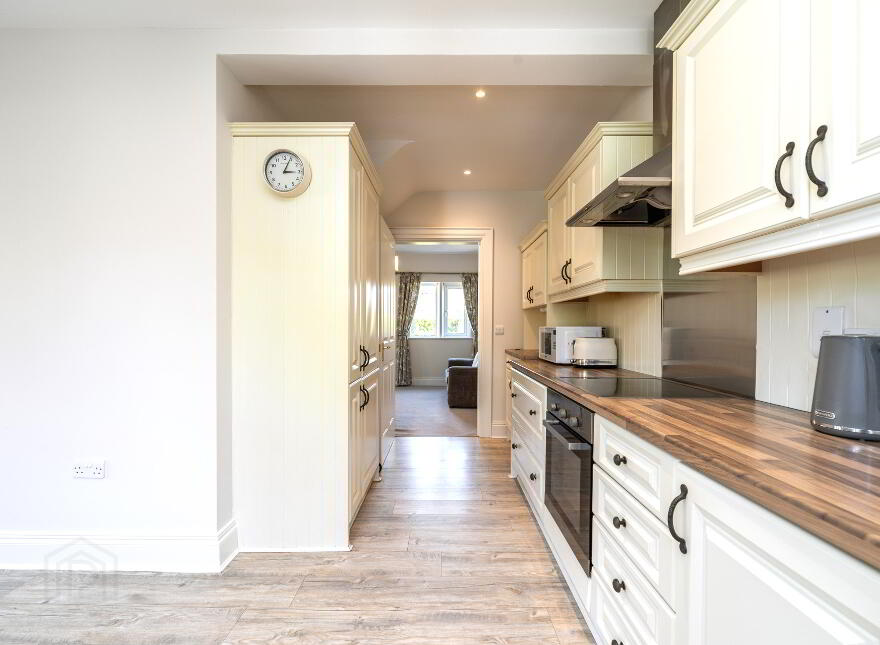 Tethers End, 28 Governors Gate Crescent, Royal Hillsborough, BT26 6FG