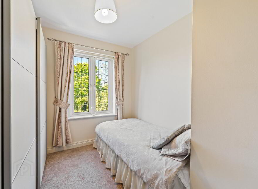 Tethers End, 28 Governors Gate Crescent, Royal Hillsborough, BT26 6FG