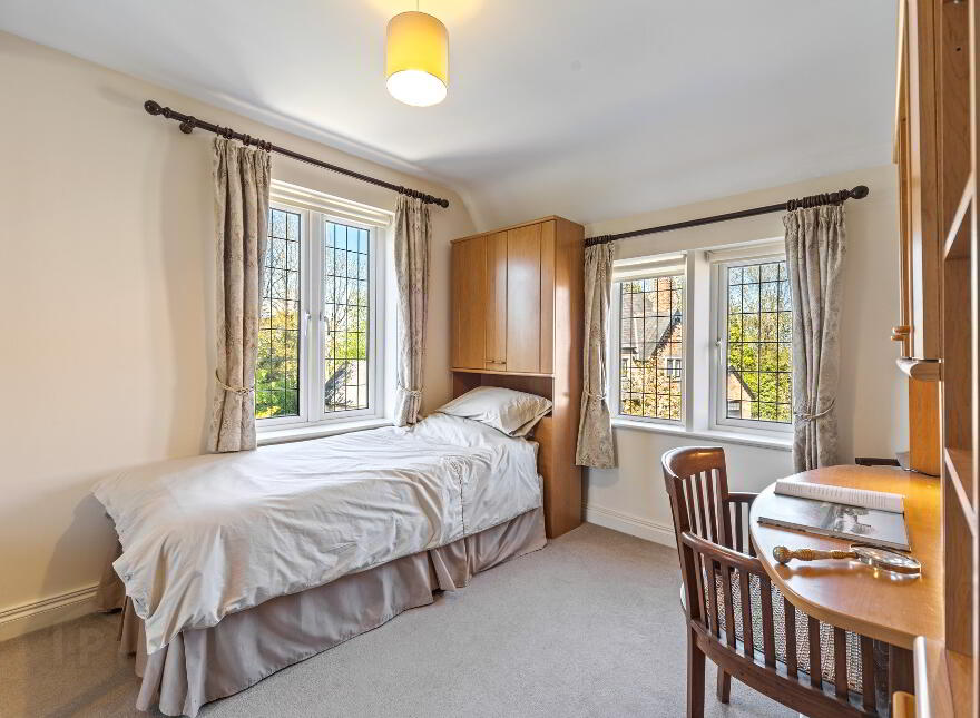 Tethers End, 28 Governors Gate Crescent, Royal Hillsborough, BT26 6FG