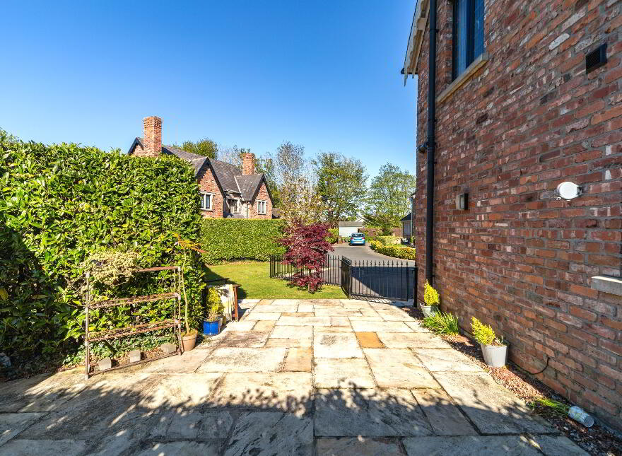Tethers End, 28 Governors Gate Crescent, Royal Hillsborough, BT26 6FG