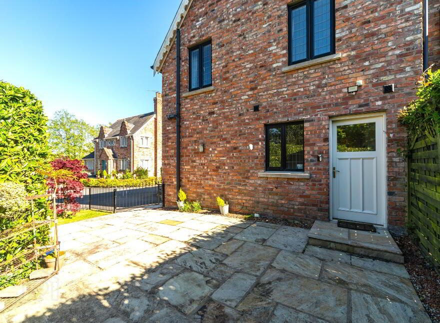 Tethers End, 28 Governors Gate Crescent, Royal Hillsborough, BT26 6FG
