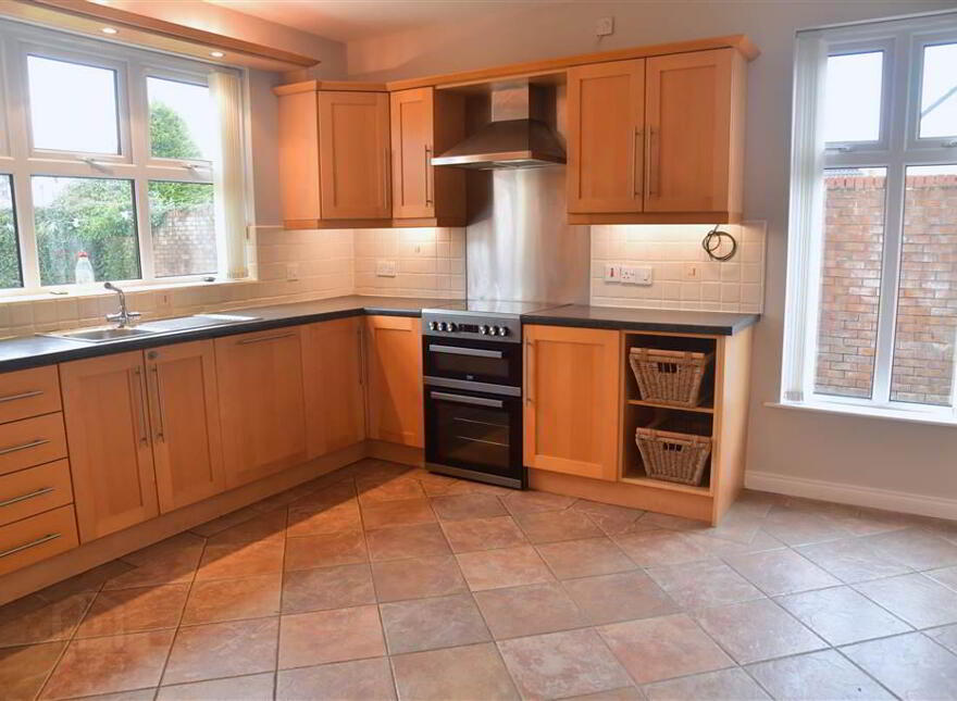 28 Tullymore Dale, Broughshane, Ballymena, BT43 7DD