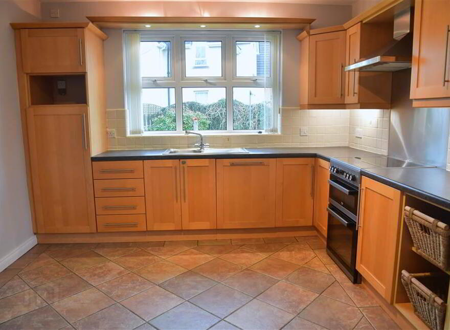 28 Tullymore Dale, Broughshane, Ballymena, BT43 7DD