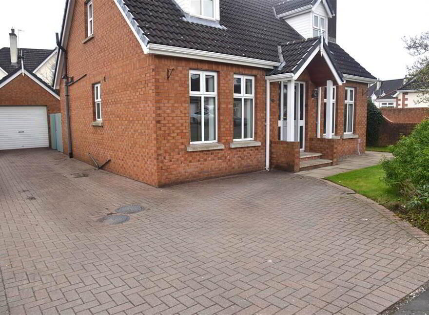 28 Tullymore Dale, Broughshane, Ballymena, BT43 7DD