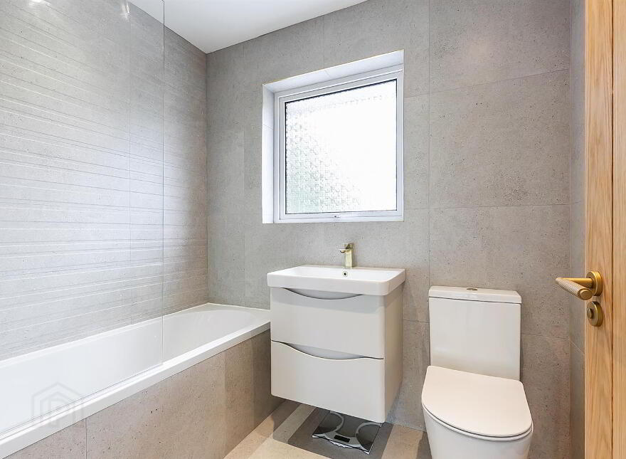 8 Gortin Way, Galgorm, Ballymena, BT42 2ND