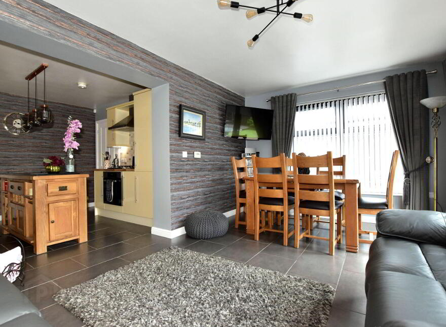 31 Lady Wallace Gardens, Lisburn, BT28 3GW