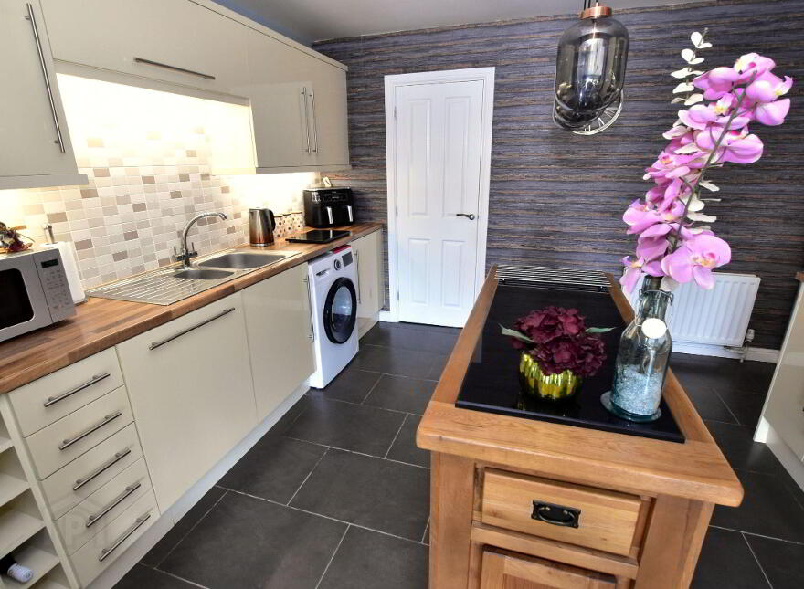 31 Lady Wallace Gardens, Lisburn, BT28 3GW