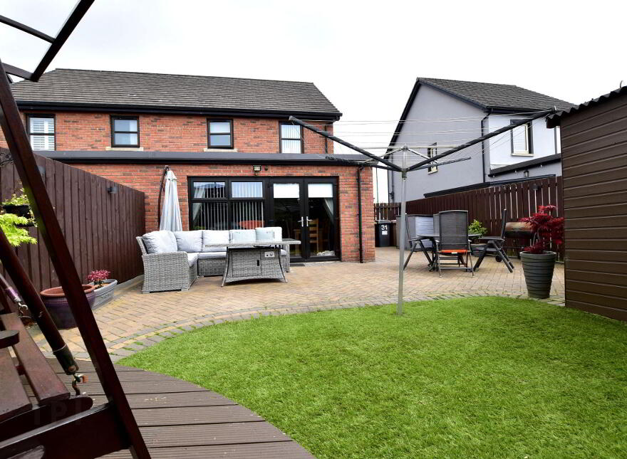 31 Lady Wallace Gardens, Lisburn, BT28 3GW