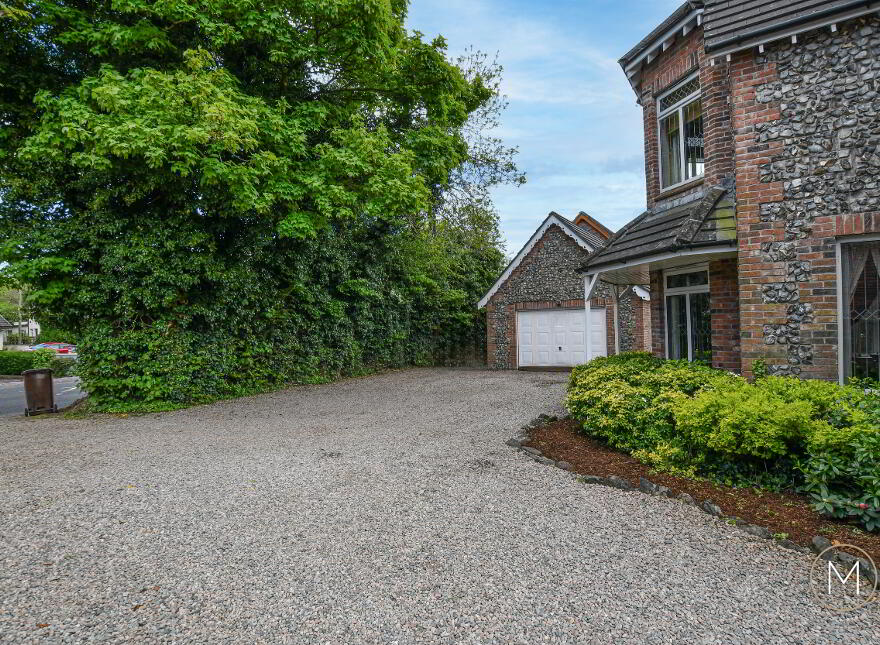 113 Belfast Road, Antrim, BT41 2AZ