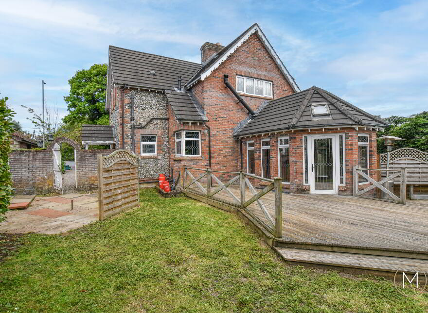 113 Belfast Road, Antrim, BT41 2AZ