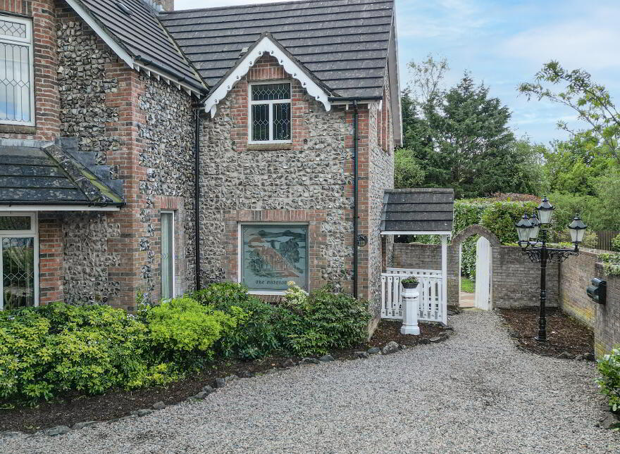 113 Belfast Road, Antrim, BT41 2AZ