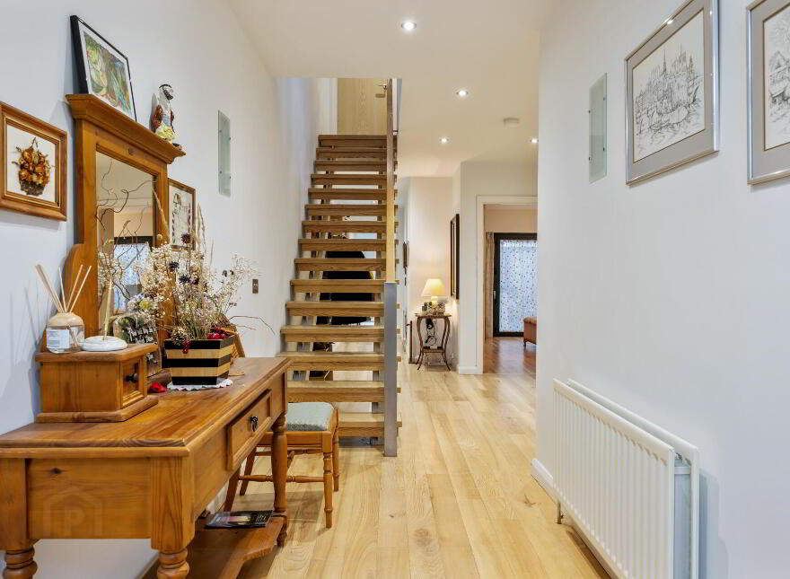 24B Lisburn Street, Hillsborough, BT26 6AB