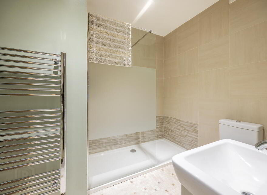 24B Lisburn Street, Hillsborough, BT26 6AB