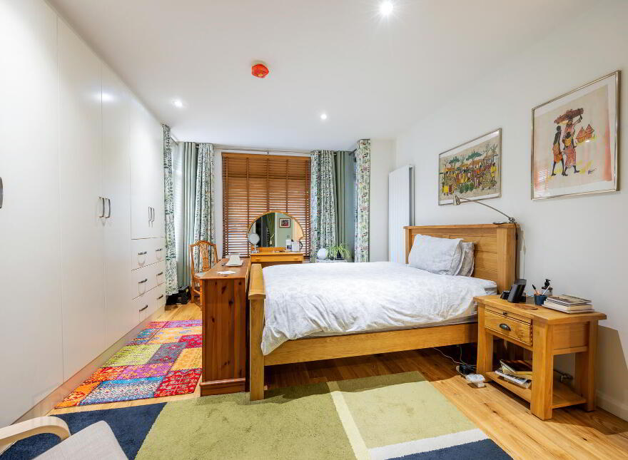 24B Lisburn Street, Hillsborough, BT26 6AB