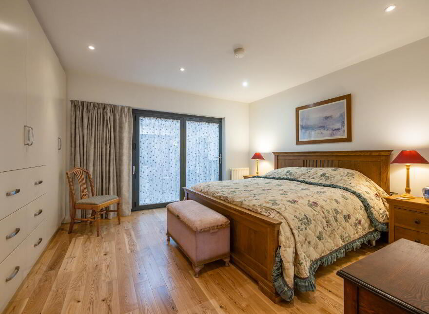 24B Lisburn Street, Hillsborough, BT26 6AB