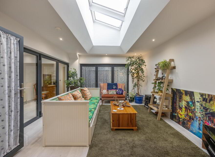 24B Lisburn Street, Hillsborough, BT26 6AB