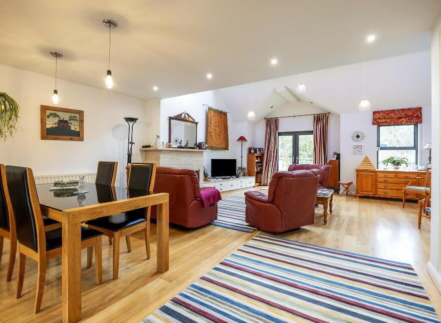 24B Lisburn Street, Hillsborough, BT26 6AB