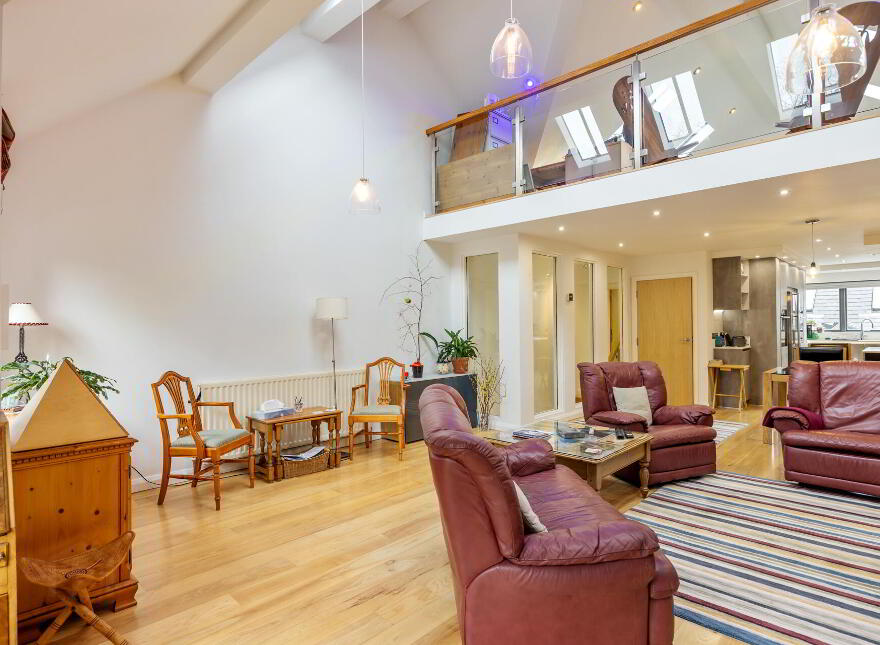 24B Lisburn Street, Hillsborough, BT26 6AB