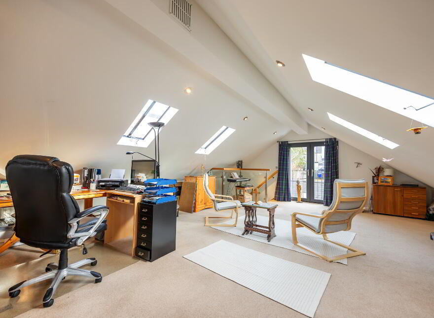 24B Lisburn Street, Hillsborough, BT26 6AB