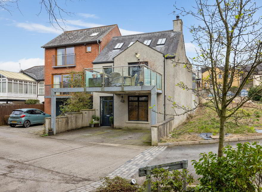 24B Lisburn Street, Hillsborough, BT26 6AB