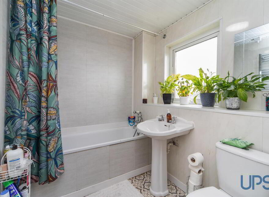 203 Laurelbank, Poleglass, Dunmurry, Belfast, BT17 0RT