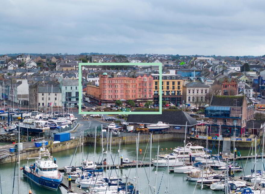 Royal Hotel, & Windsor Bar, 22-28 Quay Street, Bangor, BT20 5ED