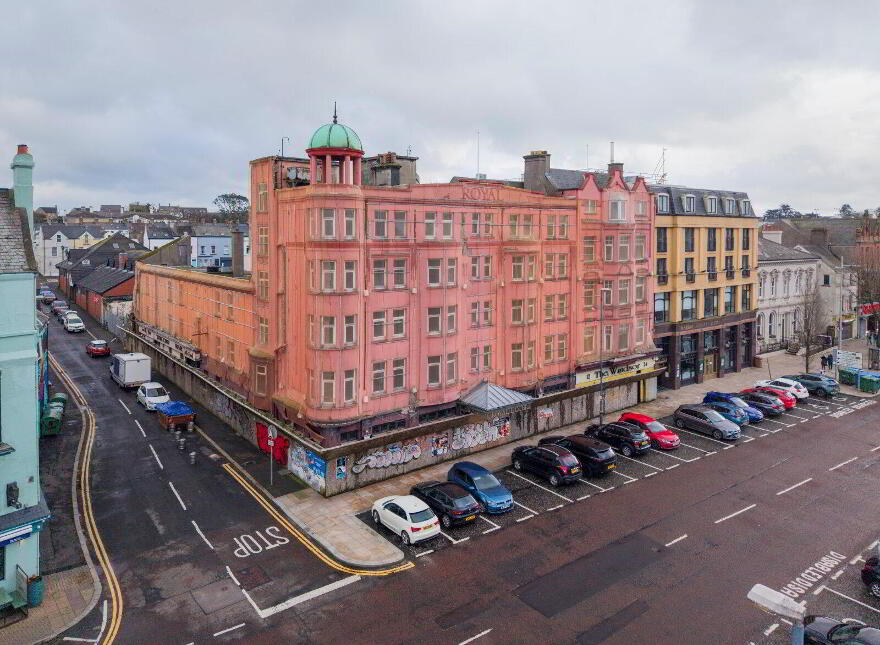 Royal Hotel, & Windsor Bar, 22-28 Quay Street, Bangor, BT20 5ED